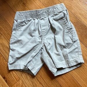 Toddler CIRCO khaki shorts EUC 18M.